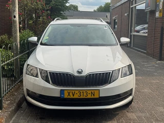 Škoda Octavia Škoda Octavia Combi 1.6 TDI Greentech Clever Edition Lichtmetalen velgen/Cruise Control/Parkeersensoren - afbeelding nr 4