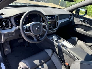 Volvo XC60 Volvo XC60 2.0 T8 Plug-in hybrid AWD Plus Black Edition | 360 Camera | Memorystoelen | Voorruitverwarming - afbeelding nr 8