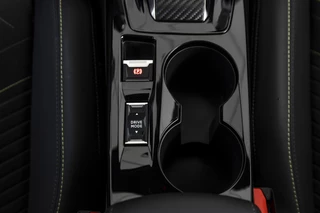 Peugeot 2008 Peugeot 2008 1.2 PureTech 130 PK GT - Automaat | Dig. Cockpit | Adapt. Cruise | Elek. stoel | Stoelverw. | PDC | Camera | NAV + App. Connect | ECC | LM 17