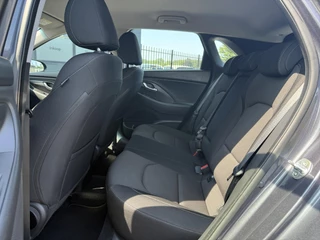 Hyundai i30 Hyundai i30 1.0 T-GDI Comfort 2e Eigenaar,Camera,Navi,Dealer Onderhouden,120pk,Clima,Cruise,Pdc,Lm Velgen,Nieuwe Apk bij Aflevering - afbeelding nr 8