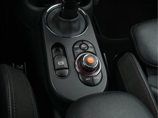 MINI Electric (INCL-BTW) *HEAD-UP | HARMAN/KARDON-AUDIO | LEATHER-ALCANTARA | MATRIX-LED | CAMERA | KEYLESS | NAVI-FULLMAP | DAB+ | ECC | HEATED-SPORT-SEATS | DIGI-COCKPIT | PDC | CRUISE | 17