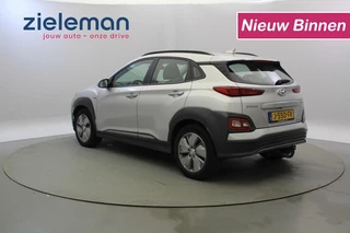 Hyundai Kona Hyundai Kona Electric Comfort 64 kWh - Carplay, Camera, Cruise, Trekhaak - afbeelding nr 2