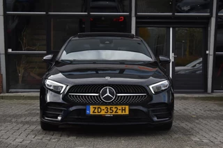 Mercedes-Benz A-Klasse Mercedes-Benz A-klasse 200 Launch Edition Premium Plus AMG Pano Sfeer 19