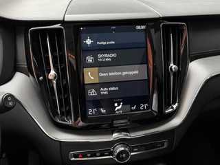 Volvo XC60 Volvo XC60 2.0 T8 Twin Engine AWD Automaat-8  Inscription | 19 inch | Standkachel | Elek. Stoelen + geheugen | Panoramadak | Semi-elek. Trekhaak - afbeelding nr 22