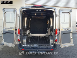 Ford Transit Ford Transit 130pk L2H2 Airco Cruise Camera Trekhaak Parkeersensoren 10m3 Airco Trekhaak Cruise control - afbeelding nr 8