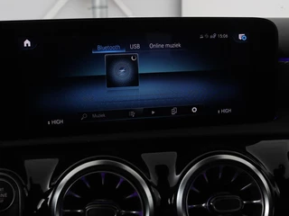 Mercedes-Benz A-Klasse Mercedes-Benz A-klasse 250e Business Solution Luxury | Leder | Stoelverwarming | Trekhaak | Camera | Navigatie | Full LED | Park Assist | Climate control | Widescreen - afbeelding nr 29