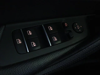 BMW 5 Serie BMW 5-serie 520i High Executive | M-Sport | Leder |  Stoelverwarming | Trekhaak | 20'' | Adaptief LED | Comfortstoelen | Navigatie | Parkeerhulp | Memory - afbeelding nr 30