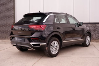 Volkswagen T-Roc Volkswagen T-Roc 1.5 TSI Sport | LED | Trekhaak | Carplay | Camera | PDC - afbeelding nr 2