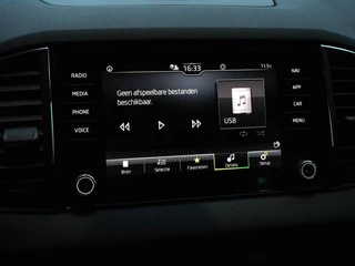 Škoda Karoq Skoda Karoq 1.5 TSI 150pk DSG Ambition | Navigatie | Apple Carpla/Android Auto | Camera | Climate Control | Adaptive Cruise control | Lichtmetalen Velgen - afbeelding nr 22