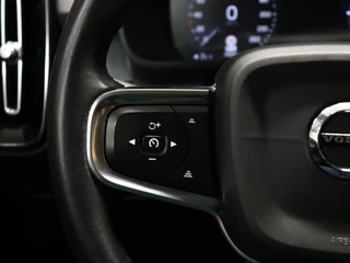 Volvo XC40 Volvo XC40 1.5 T5 Twin Engine Momentum Pro [APPLE CARPLAY, DIGITAL DASH, CRUISE CONTROL,  SCHUIFKANTELDAK, STUURVERWARMING, STOELVERWARMING V+A,  PDC ACHTER,  ELEKTRISCHE ACHTERKLEP, NAVIGATIE, NIEUWSTAAT] - afbeelding nr 11