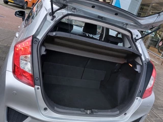 Honda Jazz 1.3 i-VTEC 102pk Comfort | Navi | Airco | Cruise | Bluetooth Carkit+Streaming |  Pdc V+A | Stoelverwarming | Rijstrook+Licht+Regensensor | 15''lm | Trekhaak - afbeelding nr 30