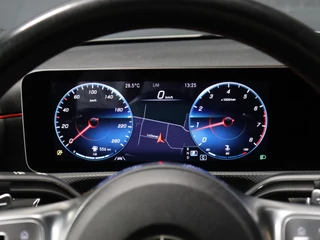 Mercedes-Benz A-Klasse Mercedes-Benz A-Klasse 180 AMG Sport [SCHUIFKANTELDAK, APPLE CARPLAY, ANDROID, HALF LEDER, CAMERA, STOELVERWARMING, PDC V+A, CRUISE, NIEUWSTAAT] - afbeelding nr 13