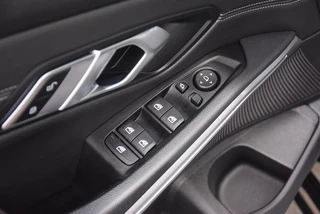 BMW 3 Serie BMW 3 Serie 320i M-Sport High Executive Leer/LED/Navi/Camera - afbeelding nr 12