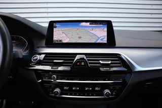BMW 5 Serie Harman Kardon / Leder Dashboard / Camera / 19inch - afbeelding nr 23