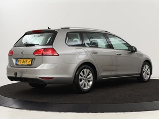 Volkswagen Golf Volkswagen Golf 1.0 TSI Connected Series | Carplay | Camera |  Navigatie | Climate control | Parkeerhulp | Cruise control | Sportstoelen - afbeelding nr 28