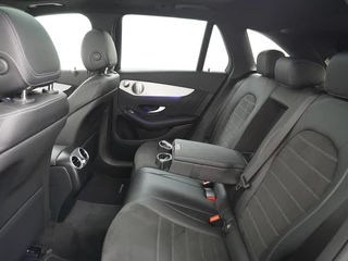 Mercedes-Benz GLC Mercedes-Benz GLC 300e AMG // Panoramadak // Burmester // 360 Camera // Keyless // Carbon // Sfeerverlichting // Carplay - afbeelding nr 15