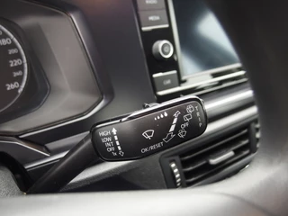 Volkswagen Polo Volkswagen Polo 1.0 Trendline URANO GREY / AIRCO / BLUETOOTH / LIMITER / ELEK RAMEN / NL-AUTO - afbeelding nr 19
