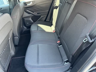 Ford Focus Ford Focus Wagon 1.0 EBH ST Line X TREKHAAK! DRIVERPACK! WINTERPACK! - afbeelding nr 23