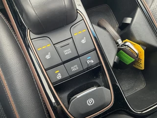 Hyundai IONIQ Hyundai IONIQ Premium EV Pano Leder Nav/Cam Stoel/Stuurverw Carplay NAP! - afbeelding nr 6