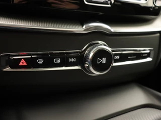 Volvo XC60 Volvo XC60 T6 PLUG-IN HYBRID LONG RANGE ESSENTIAL EDITION SCHUIFDAK ACC BLI - afbeelding nr 23