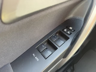 Toyota Auris Navigatie, Parkeersensoren, Stoelverwarming ,  All-in Rijklaarprijs - afbeelding nr 22