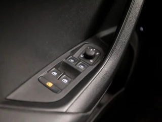 Škoda Karoq 150Pk Automaat (APPLE CARPLAY, GROOT NAVI, CAMERA, TREKHAAK, SPORTSTOELEN, GETINT GLAS, PARKEERSENSOREN, CRUISE, NIEUWSTAAT) - afbeelding nr 21
