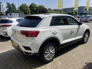 Volkswagen T-Roc Volkswagen T-Roc 1.5 TSI Style 15PK All Season banden - afbeelding nr 4