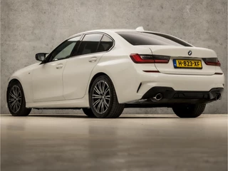BMW 3 Serie BMW 3 Serie 320i M Sport 184Pk Automaat (APPLE CARPLAY, M PAKKET, GROOT NAVI, SFEERVERLICHTING, LEDER/ACANTARA, SPORTSTOELEN, GETINT GLAS, PARKEERSENSOREN, NIEUWE APK, NIEUWSTAAT) - afbeelding nr 3