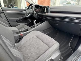 Volkswagen Golf Volkswagen Golf 1.5 TSI 110kW l Panoramadak l Navi l Adap. Cruise l Sportstoelen l Stoelverwarming V&A - afbeelding nr 19