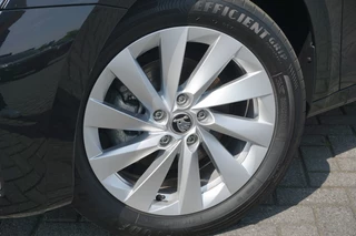 Škoda Octavia Škoda Octavia Combi 150PK AUTOMAAT ADAPTIVE | WINTERPACK | CAMERA | NAVI | KEYLESS! - afbeelding nr 53
