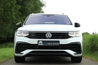 Volkswagen Tiguan Volkswagen Tiguan 1.5 TSI / 2x R-Line / Black Style / Virtual Cockpit / Camera / Matrix LED / Trekhaak / 19