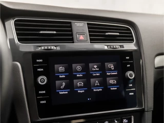 Volkswagen Golf (APPLE CARPLAY, GROOT NAVI, CLIMATE, STOELVERWARMING, DYNAMISCHE KNIPPERLICHTEN, ALCANTARA SPORTSTOELEN, ADAPTIVE CRUISE, PARKEERSENSOREN, LM VELGEN, NIEUWSTAAT) - afbeelding nr 23