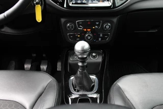 Jeep Compass Jeep Compass 1.4 MultiAIR NIGHT EAGLE / Zwart dak / Apple Carplay - afbeelding nr 24