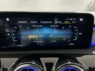 Mercedes-Benz A-Klasse Mercedes-Benz A-Klasse 250e AMG// Panoramadak // Memory // MultiBeam LED // Keyless // Magno Grijs // Augmented - afbeelding nr 24