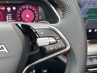 Škoda Octavia Škoda Octavia 2.0 TSI RS 265PK PANO-DAK/TREKHAAK/CAMERA/STOELVER/STUURVERW - afbeelding nr 16