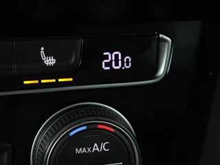 Volkswagen Passat Volkswagen Passat 1.4 TSI R Line | Trekhaak | 360 camera |  Stoelverwarming | Leder/Alcantara | Carplay | Adaptive cruise | Navigatie | Full LED | Virtual Cockpit - afbeelding nr 7