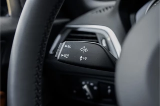 BMW 1 Serie BMW 1 Serie M140i Shadow Schuifdak H/K Stuurverw Camera CarPlay Leer - afbeelding nr 39