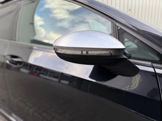 Volkswagen Golf Volkswagen Golf 2.0 TSI R 4Motion|Akrapovic|Panorama|Performance - afbeelding nr 13