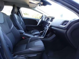 Volvo V40 Volvo V40 1.5 T2 Polar+ automaat  Virtual cockpit / Carplay - afbeelding nr 24
