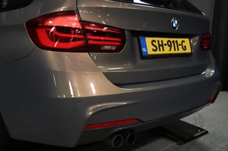 BMW 3 Serie BMW 3-serie Touring 320i M Sport Shadow / PANODAK / LEDER / NAVI / STOELVERW / 19'' - afbeelding nr 38