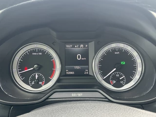 Škoda Octavia Škoda Octavia Combi 1.5 TSI 150pk Automaat Trekhaak Carplay Stoelverw Cruise NL-Auto! - afbeelding nr 32