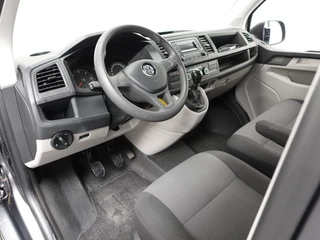 Volkswagen Transporter Volkswagen Transporter 2.0 TDI L1H1 Airco Cruise control Trekhaak Parkeersensoren 3-zits Sidebars Euro6 - afbeelding nr 10