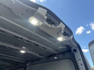 Ford Transit Custom Ford Transit Custom 320 2.0 TDCI L2H1 Limited | 136pk | Trekhaak | Driver Assistance Pack Premium | Stuurwielverwarming | Stoel - Bank | Achteruitrijcamera - afbeelding nr 12