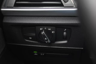 BMW 2 Serie BMW 2 Serie Cabrio M240i xDrive High Exe. M Sport / Camera / Leder / Harman Kardon / 18'' / Keyless / Navigatie / Stuurverwarming / DAB / Windscherm / Stoelverwarming / Cruise Control - afbeelding nr 32