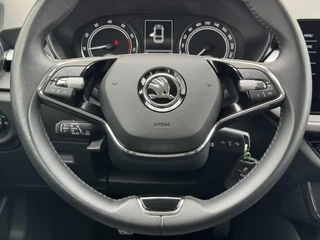 Škoda Fabia Skoda Fabia 1.0 TSI Ambition Clima Carplay Adaptive cruise Navigatie Pdc DAB radio - afbeelding nr 37