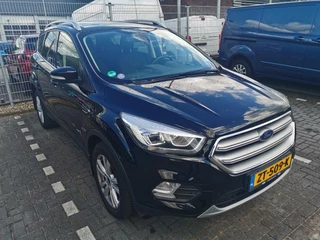 Ford Kuga Ford Kuga 1.5 EcoBoost 182 PK Titanium 4WD Automaat | Trekhaak | Winterpack | Navigatie | Camera | Climate Control | Cruise Control | PDC V + A - afbeelding nr 3