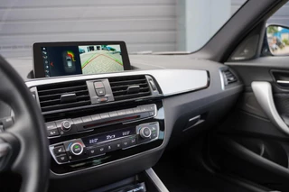 BMW 1 Serie BMW 1-serie M140i LCI2 | Navi Pro | Camera | HK | Stuurverwarming | Alcantara | Adaptief onderstel | 5-deurs - afbeelding nr 24