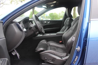 Volvo XC60 Volvo XC60 2.0 T4 R-Design / 360Camera / Leder&Alcantara / 20'' / Navigatie / Dodehoek / DAB / Cruise Control - afbeelding nr 10