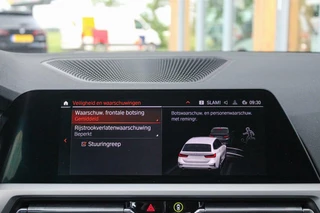 BMW 3 Serie BMW 3-serie Touring 320e Business Edition Plus|PlugInHybride|Camera|PDC|AppleCarPlay|20
