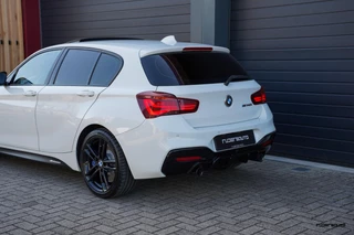 BMW 1 Serie BMW 1-serie M140i LCI2 | Schuifdak | Navi Pro | 719M | M Sport onderstel | Zaero diffuser | Alpinweiss - afbeelding nr 38